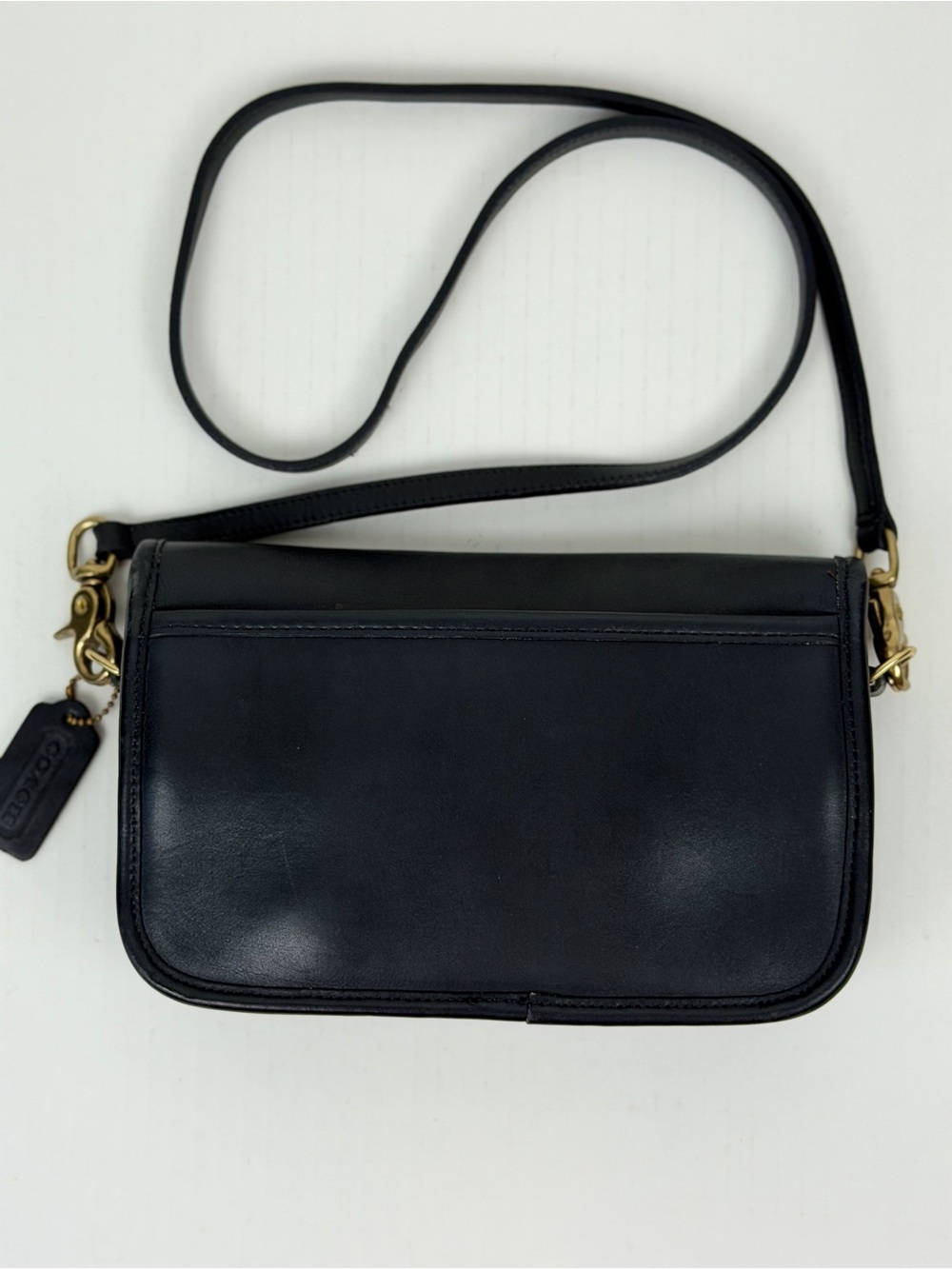 Vintage COACH Black Leather Pocket Purse with Gold Hardware - Picture 2 of 15